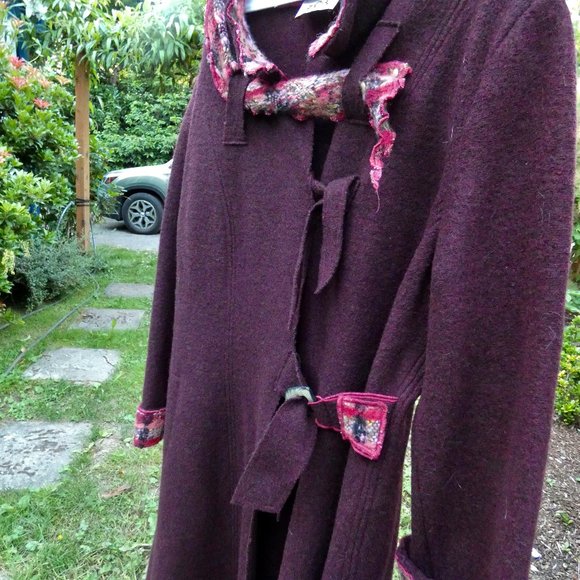 Stunning Designer Wool Coat!! - Picture 4 of 7